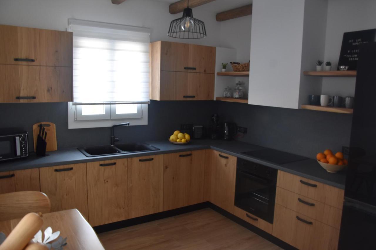 Villa Nelleas Adamantas  Exteriör bild